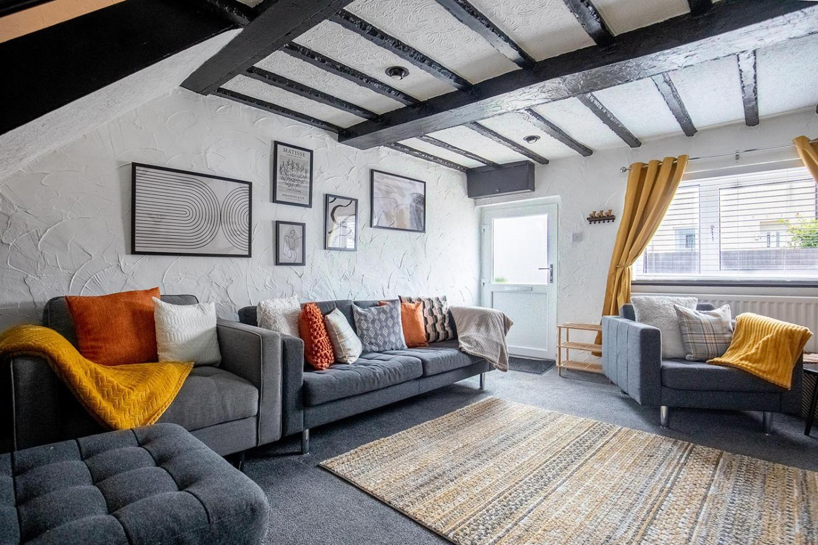 Leaf Tree - Cosy Based In The North Of The Lakes Workington